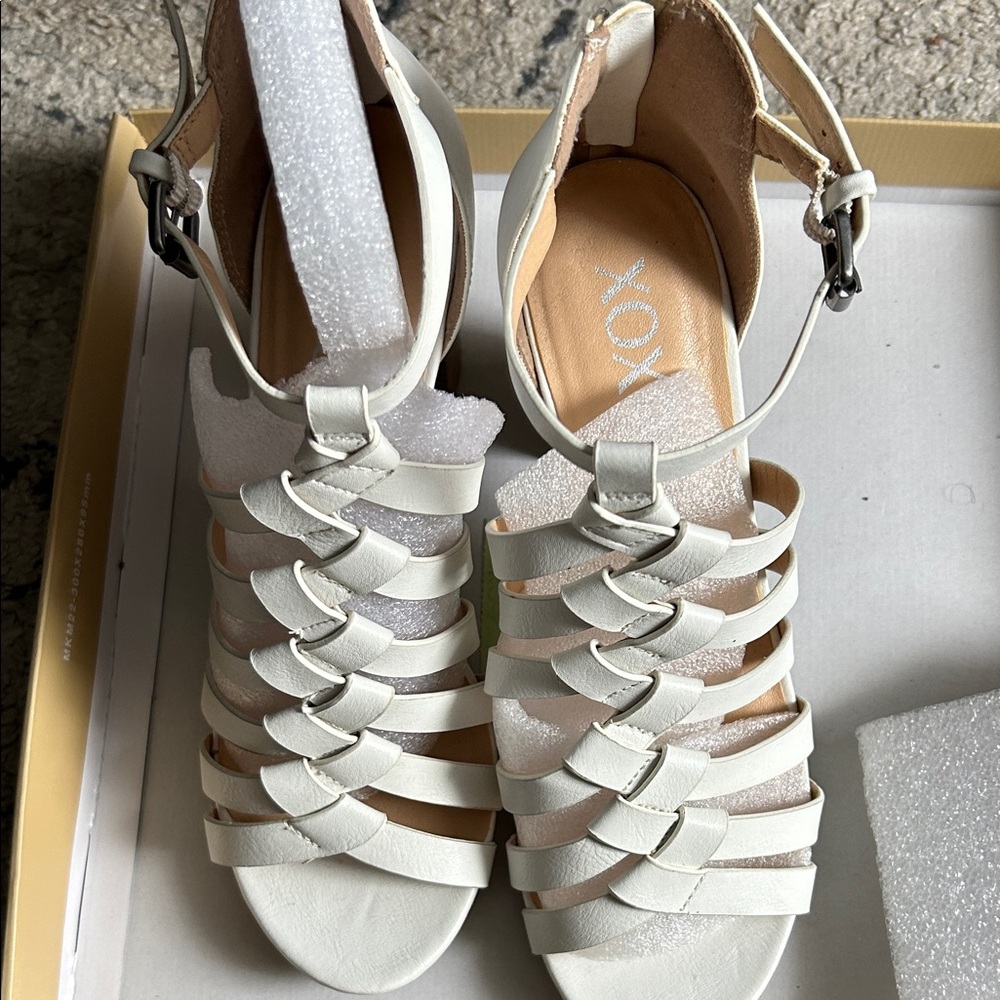 XOXO Women's Cream Strappy Sandals